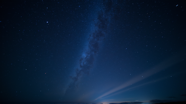Spectaculaire Perseïde-meteorenzwerm Bereikt Spectaculaire Hoogtepunt Vanavond